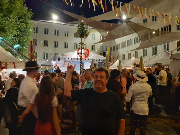 Am Kirtag in Villach